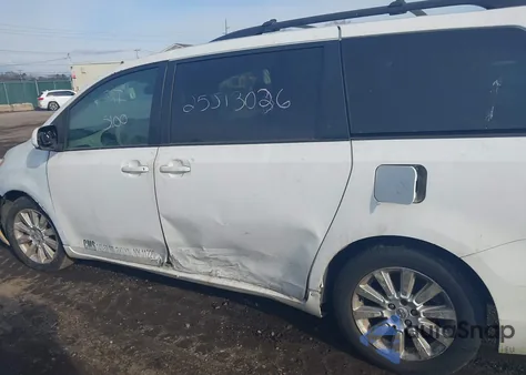 2011 Toyota Sienna Le z USA, uszkodzony, nr VIN 5TDJK3DC0BS016705